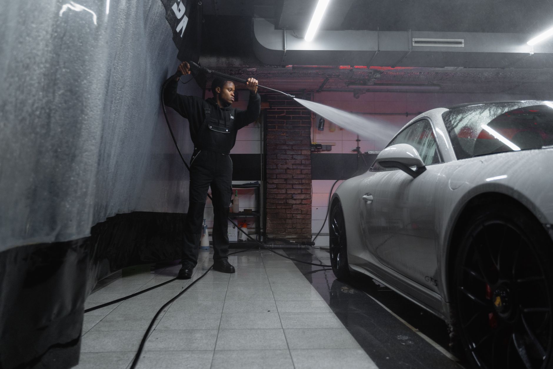 Perfektion im Detail, Exzellenz im Handwerk — Delthal Autoglanz GmbH